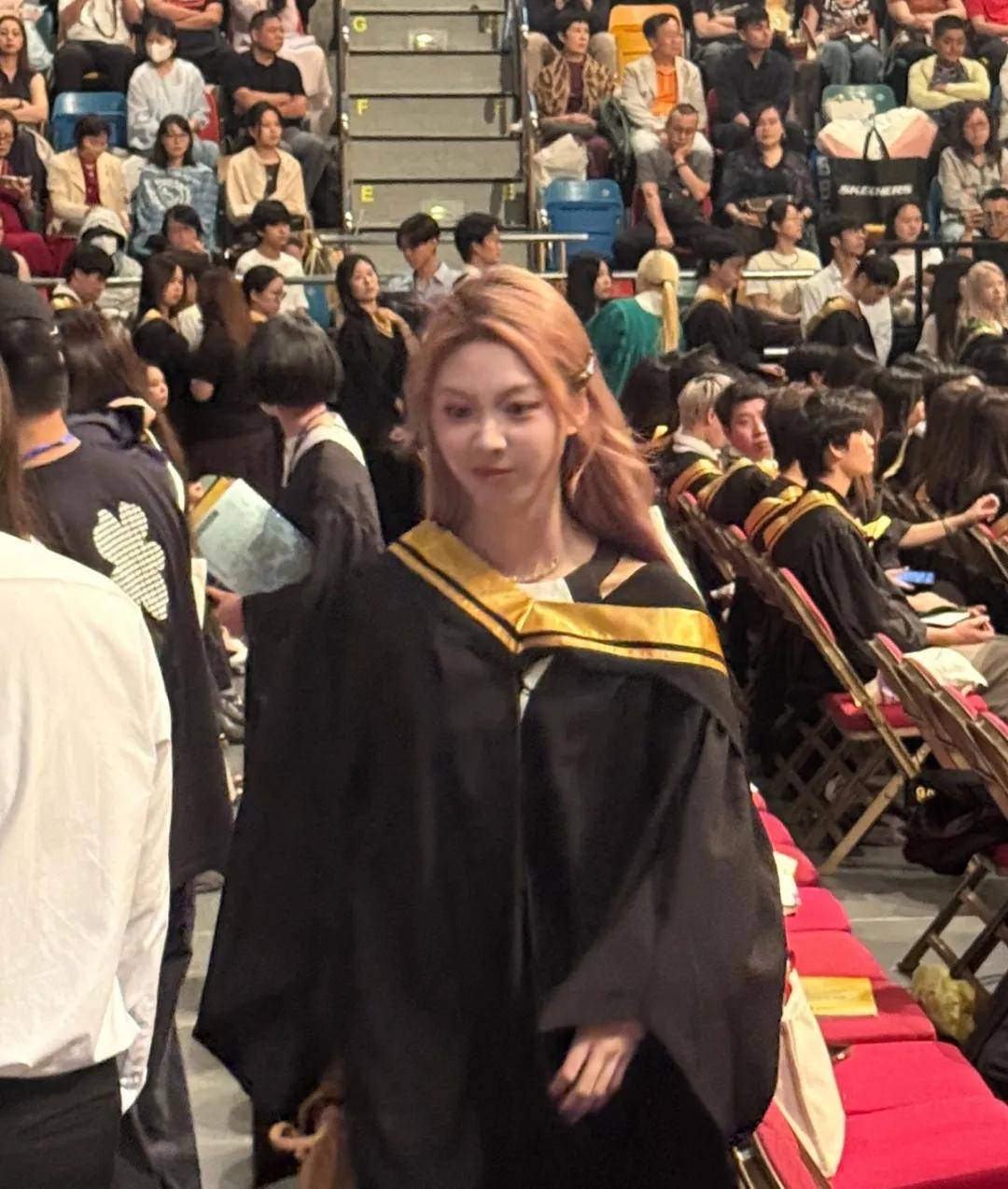 原創TVB小花盧映彤宣佈大學畢業！感性發文告別校園，坦言曾陷入迷茫