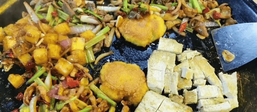 清鎮釋出“滾燙”美食地圖 一圖解鎖湖城煙火百味