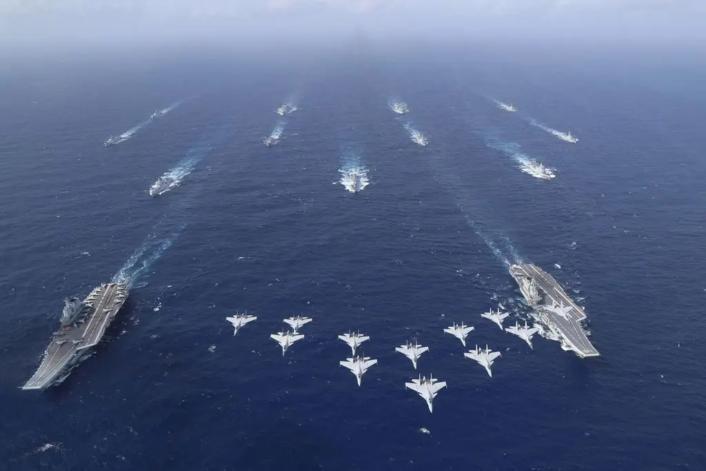 日本防衛白皮書估殲35僅8架，動漫封面雷人，為9萬億防衛費找藉口