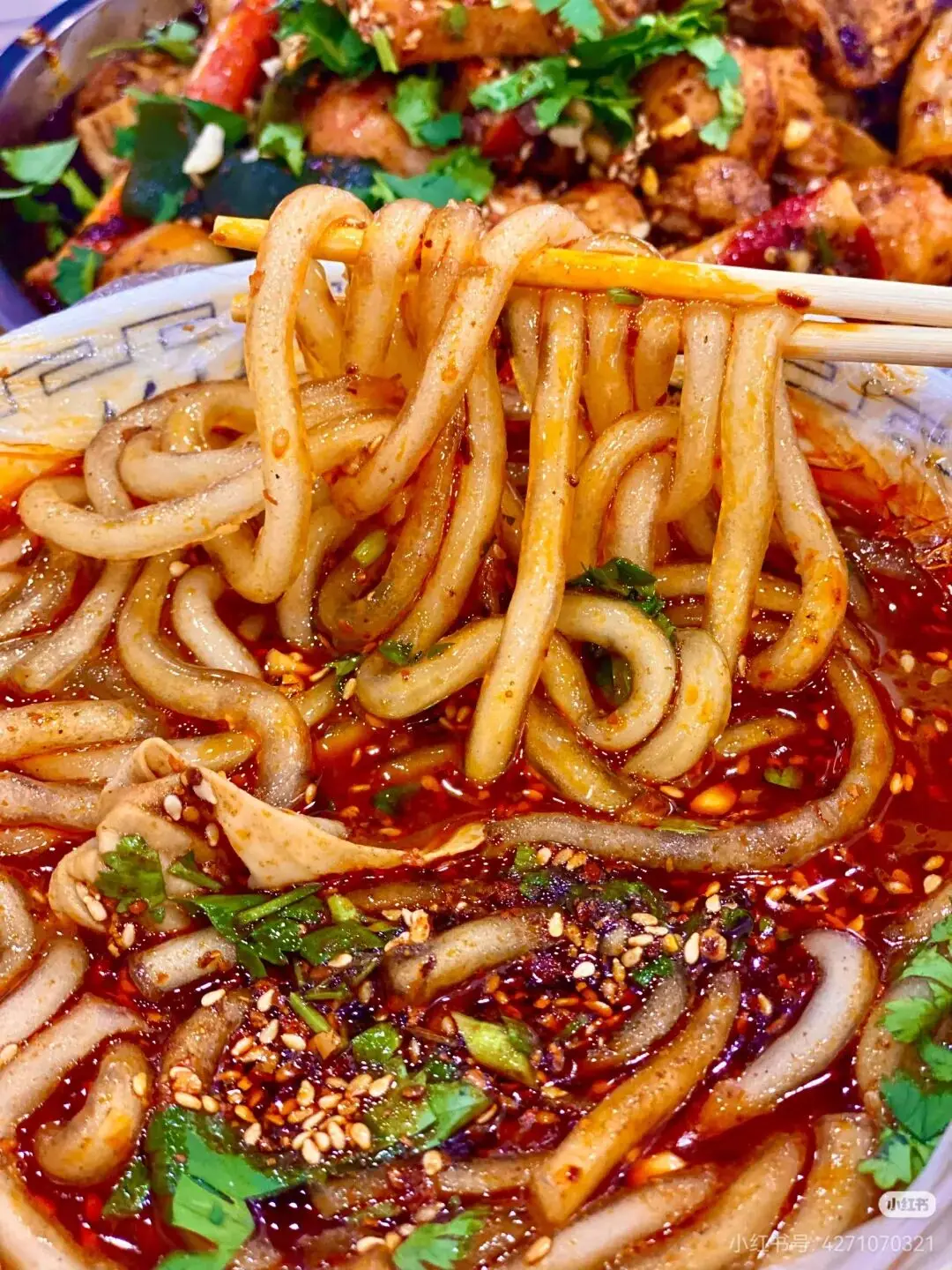 甘肅燒烤夾餅走紅北京，這一口“攢勁”美食怎麼吃？