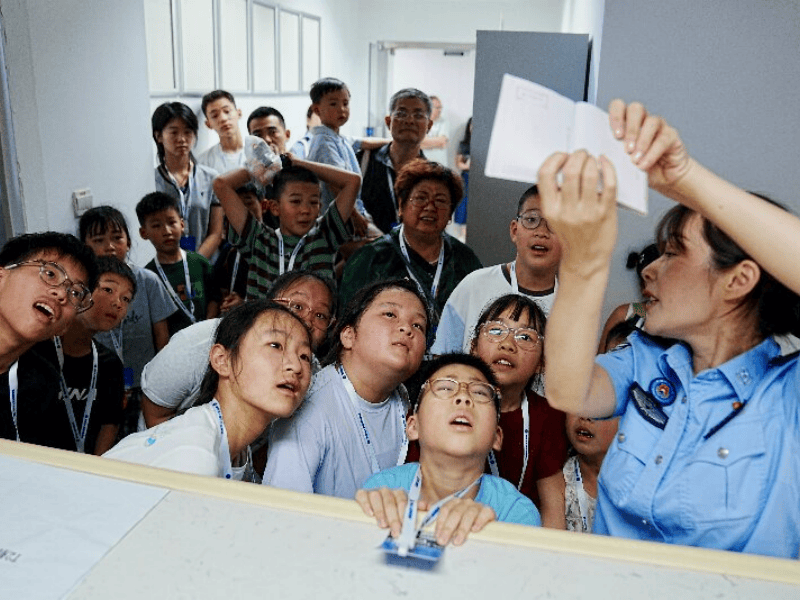 出入境證件別亂“縫補” 小心觸碰法律紅線