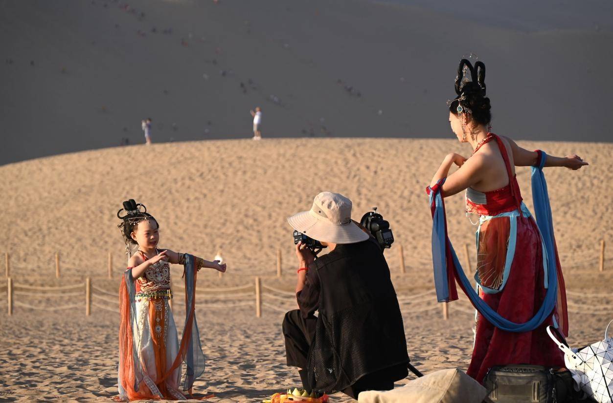 甘肅敦煌：暑期旅遊人氣旺