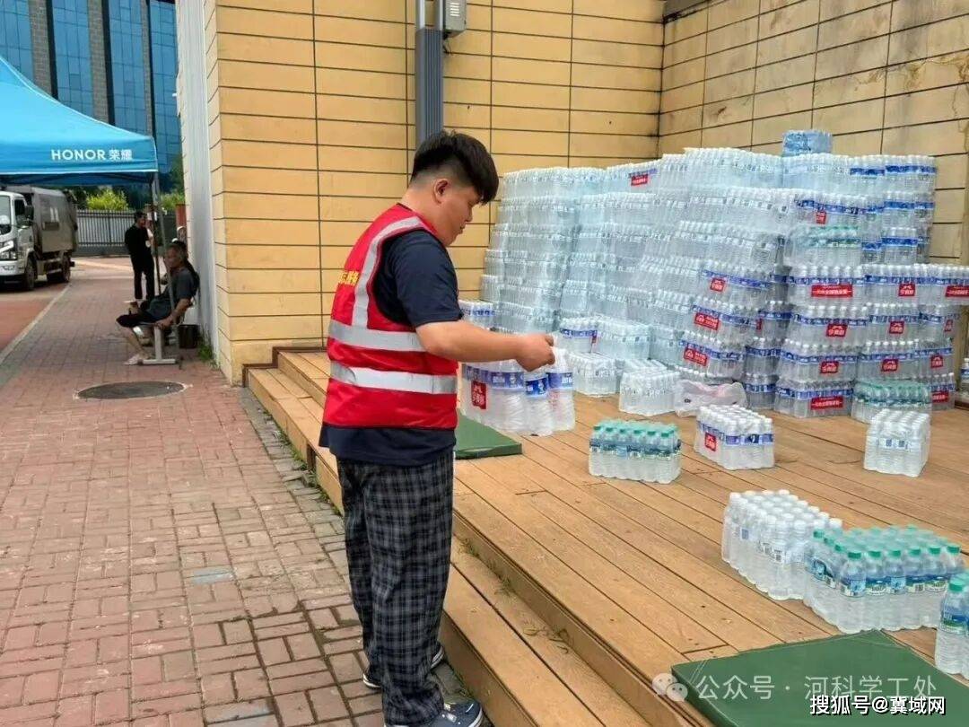 河北科技學院暑假大學生“返家鄉”社會實踐活動紀實報道
