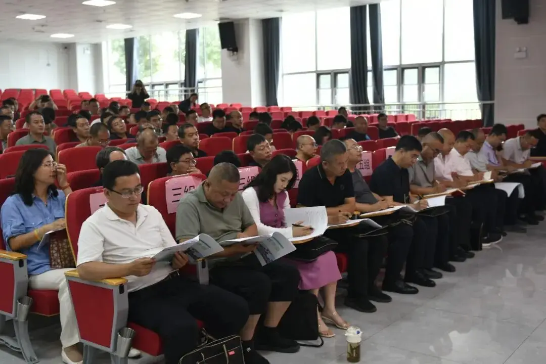 呂梁：全市中學校長專題工作培訓班開班