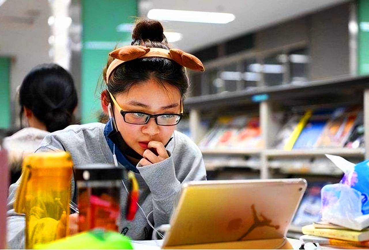 原創老師從小學“轉崗”到初中，孩子能適應嗎？看完這些你就全懂了