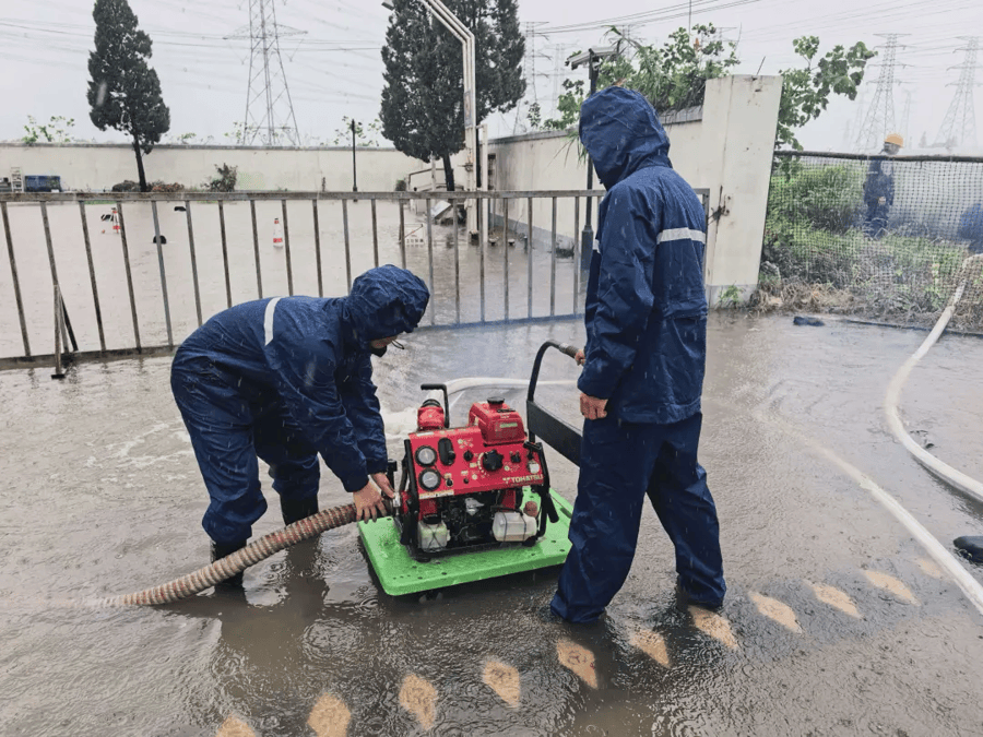 青浦消防快速出動排水，守護群眾生命財產安全