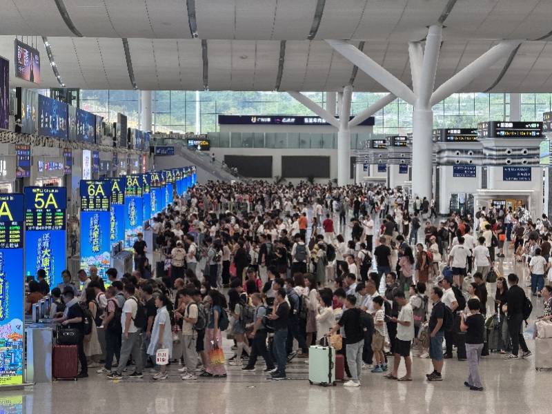 暑期旅遊又上新！深圳北站首開高鐵動臥列車至湖北咸豐站