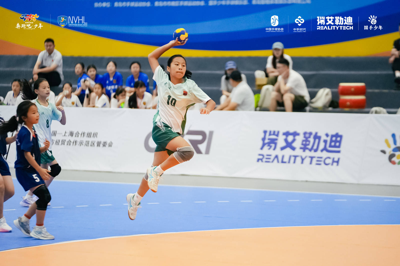 倒地救球,飛身封堵,徐東路小學U10女隊拼下全國一等獎