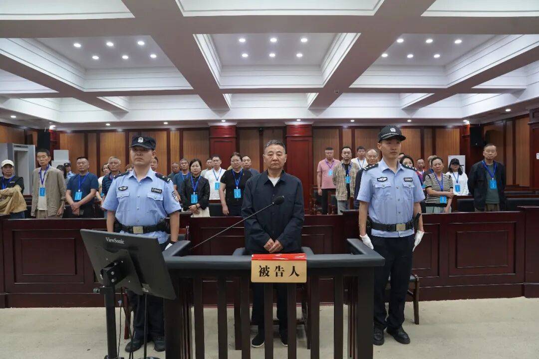 貴州開放大學原副廳長級幹部吳丹受賄案一審宣判