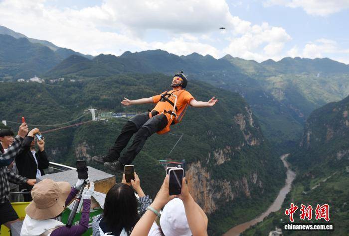 雲南尼珠河大峽谷迎暑期旅遊熱