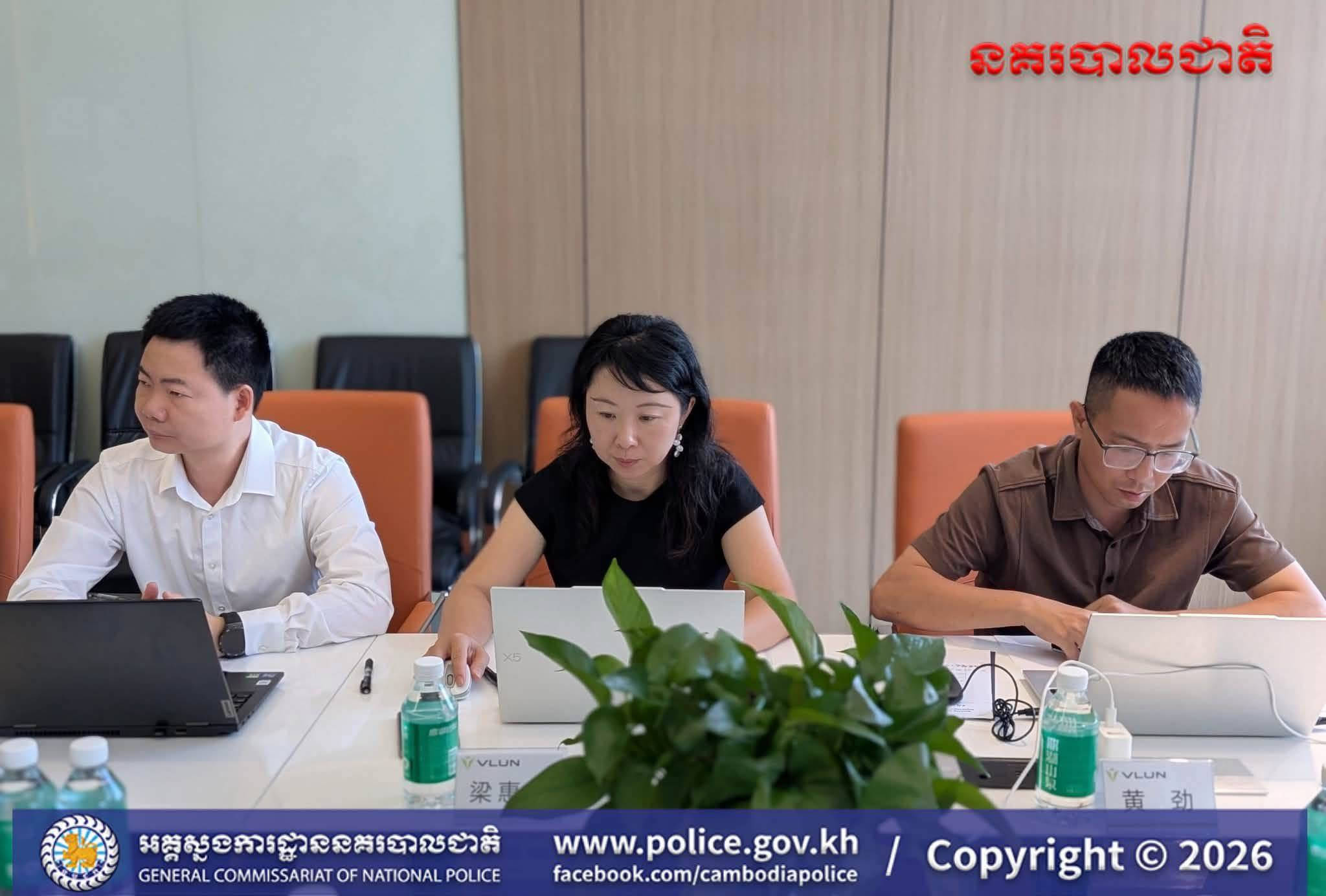 柬埔寨國家警察總署副總監伊速基率團訪問廣州科技企業