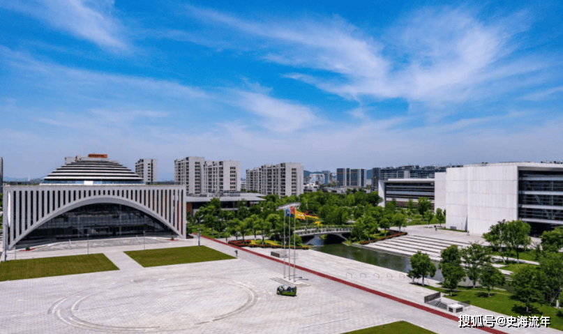 原創面臨嚴峻挑戰！投資數百億辦大學，學費低廉，回報週期漫長