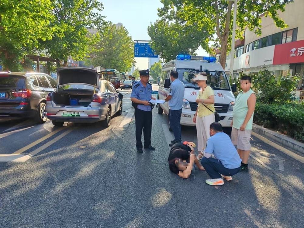 巡邏途中遇車禍，濟南民警快速處置