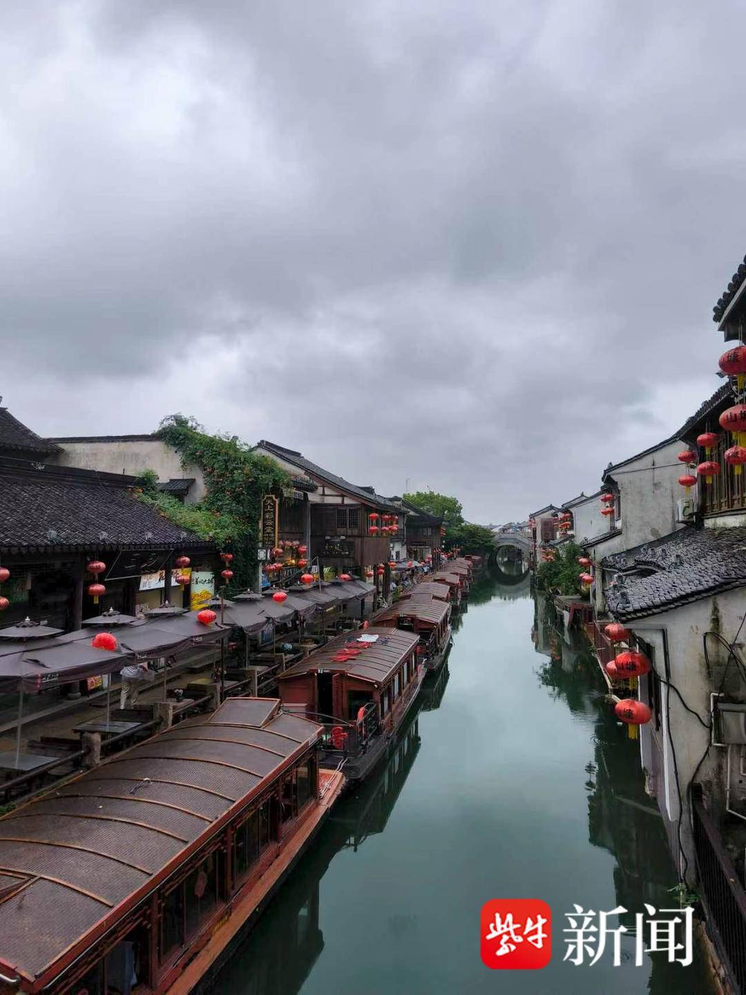 颱風過後，蘇州各大景區陸續開門迎客。商戶：人氣快速回升，遠超預期