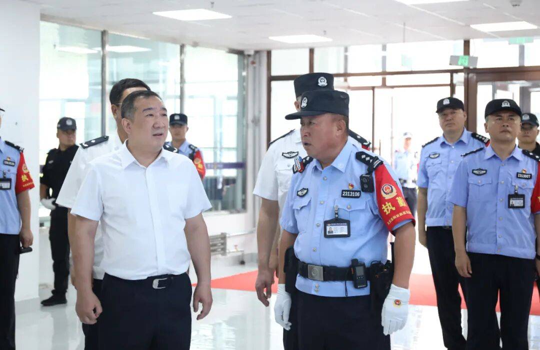 大慶市政府副市長、公安局局長卜啟軍一行來我獄開展調研