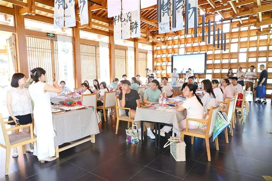 訪文脈、習非遺、話發展 30名大學生沉浸式“讀”船山