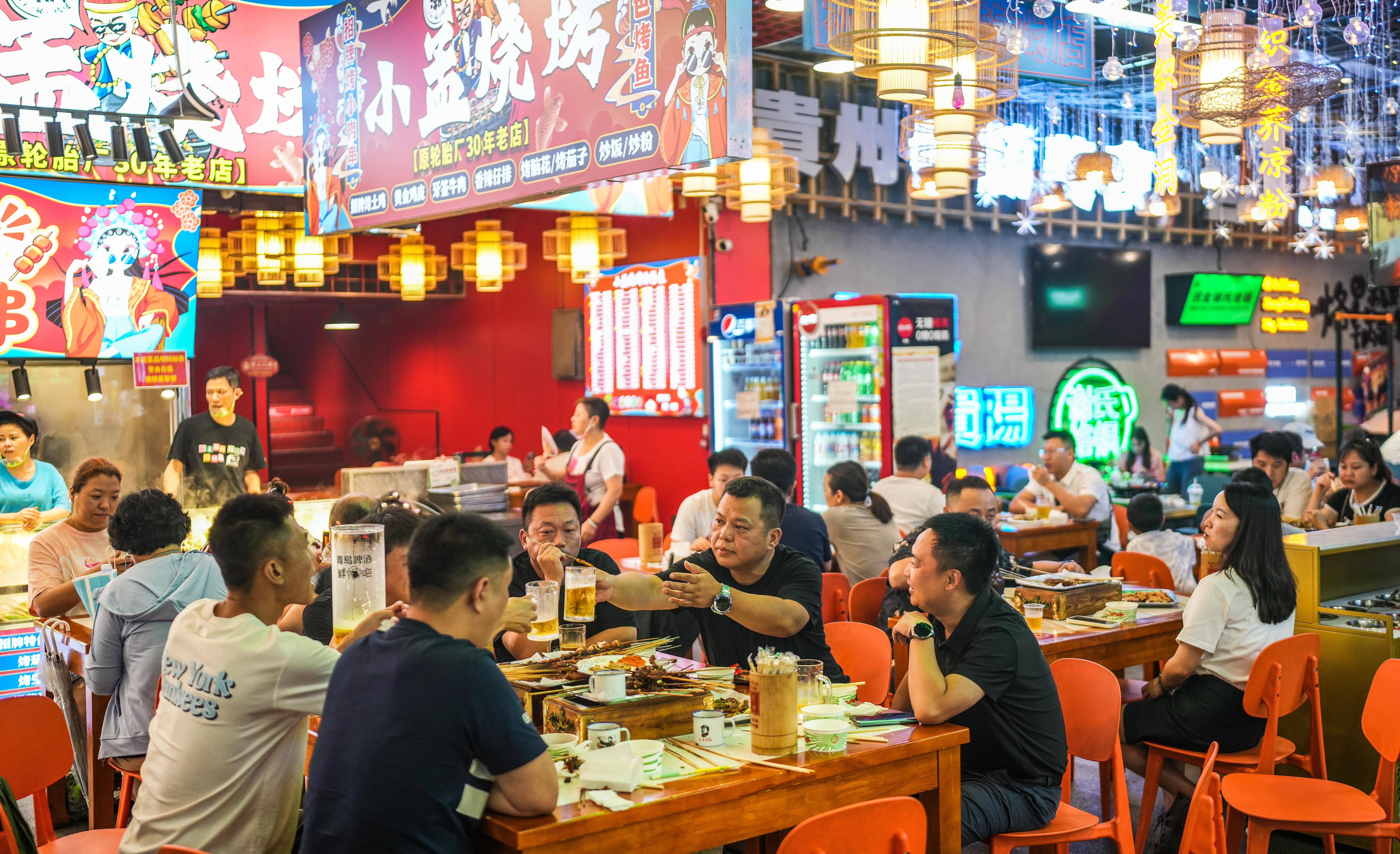 “涼氣候”帶來“熱經濟” 貴州避暑旅遊人氣旺