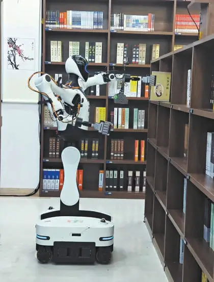 圖書整理員的活兒，機器人全包了！
