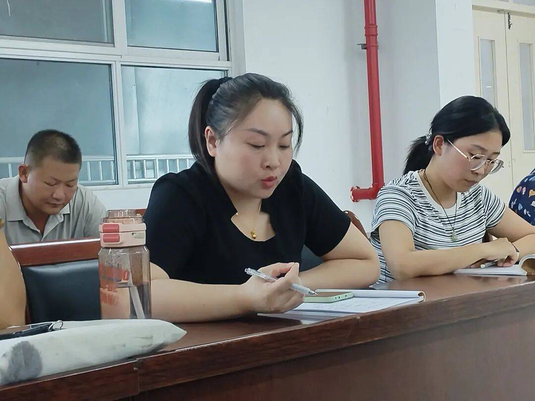 南陽市第六完全學校高階中學暑期全員系列專題培訓圓滿結束