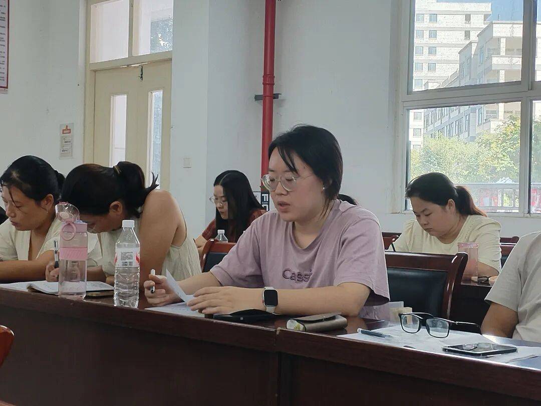 南陽市第六完全學校高階中學暑期全員系列專題培訓圓滿結束