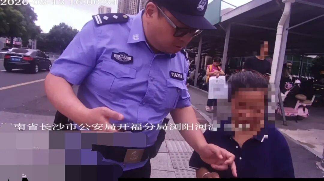 “誰家‘防詐騙’快遞到付4萬多元？”快遞小哥立刻報警！
