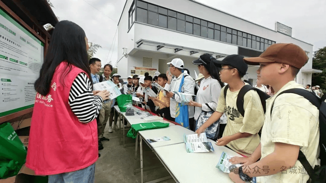 秀山中學開展杞麓湖生態實踐活動