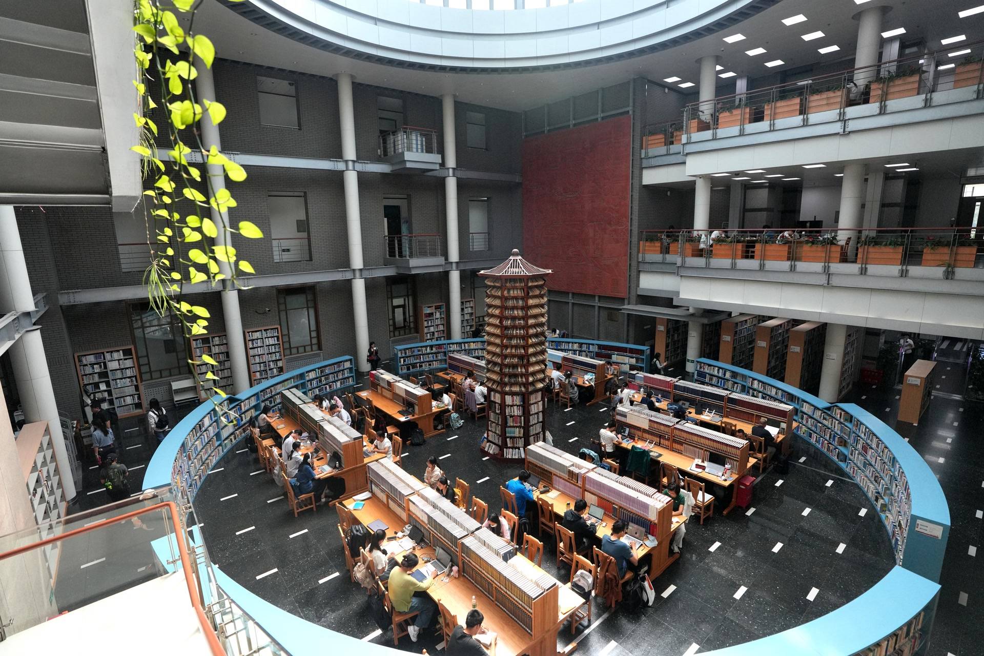校館絃歌系列｜北大圖書館藏書量居全國高校之首！走進北大“一塔湖圖”的“圖”