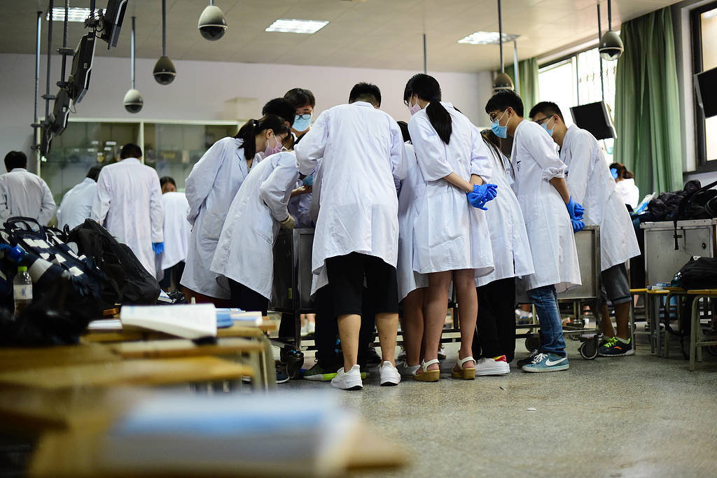 網傳南方醫科大學生墜亡，搞清事實是反思的起點
